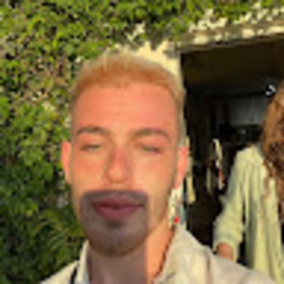 Meet your Posher, Cody - Picture 1 of 1